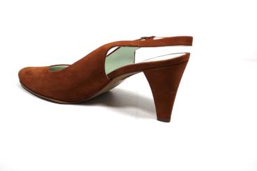 Slingpumps in cognac